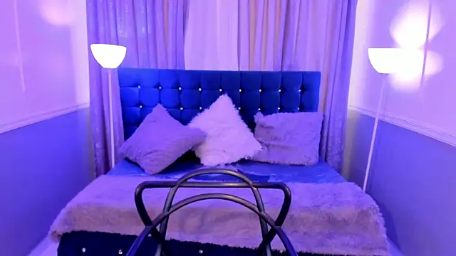 Snapshot of hallsredd chatting on December 2024 08:44:01 PM hallsredd online show from December 2024 08:44:01 PM