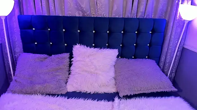 Snapshot of hallsredd chatting on January 2025 11:43:01 PM hallsredd online show from January 2025 11:43:01 PM