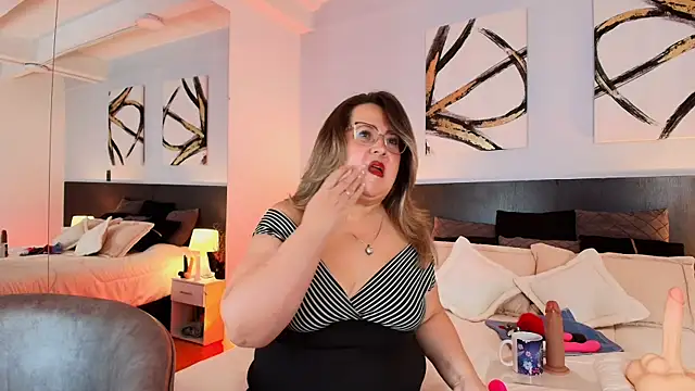 MartinaCaycedo online show from October 2025 12:13:02 PM