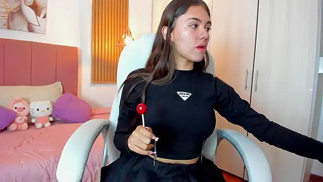 mia nevaeh online show from December 2024 01:32:02 AM