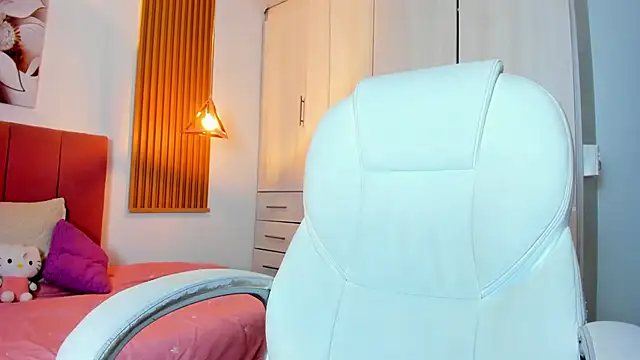 mia nevaeh online show from January 2025 12:16:02 AM