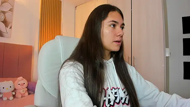 mia nevaeh online show from January 2025 08:21:01 PM