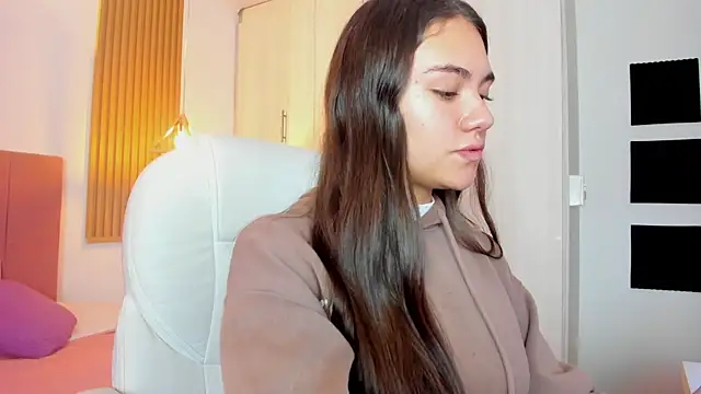 mia nevaeh online show from January 2025 09:20:01 PM