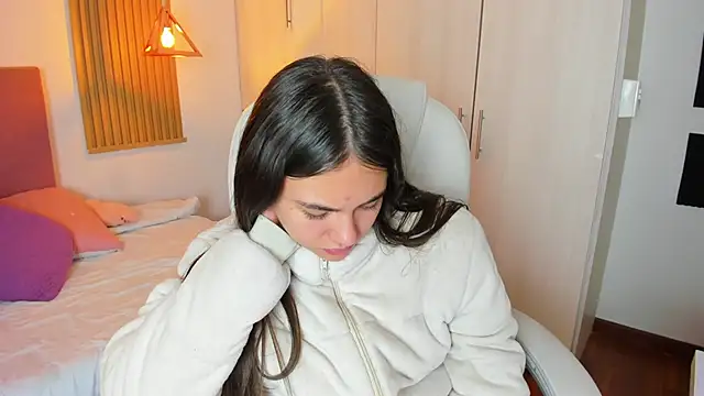 mia nevaeh online show from March 2025 12:20:02 AM