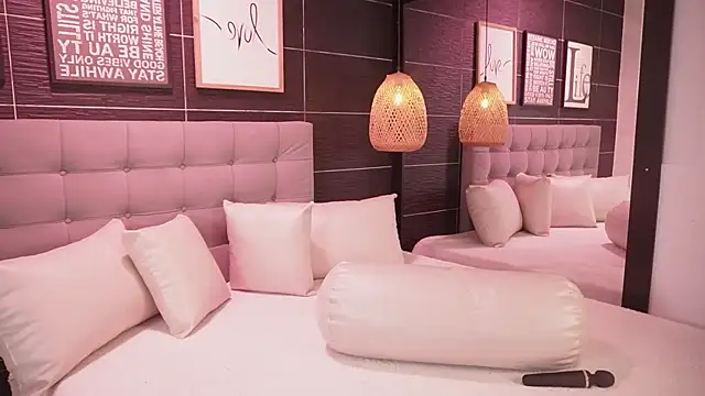 Bella TS  online show from December 2025 09:34:02 PM