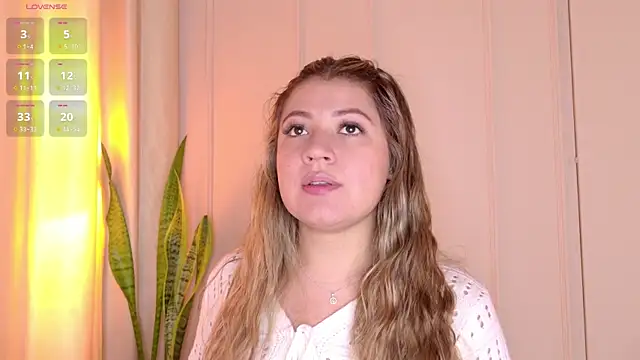 Snapshot of Zuzu_sweet chatting on June 2026 01:26:01 PM Zuzu sweet online show from June 2026 01:26:01 PM