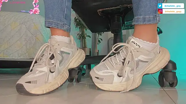 Snapshot of charlotte__grey chatting on October 2025 08:25:01 PM charlotte grey online show from October 2025 08:25:01 PM