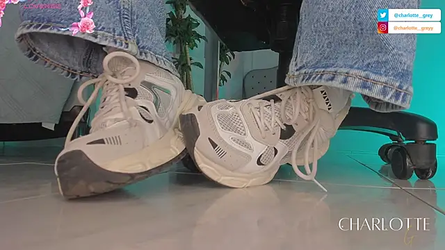 Snapshot of charlotte__grey chatting on October 2025 08:21:02 PM charlotte grey online show from October 2025 08:21:02 PM