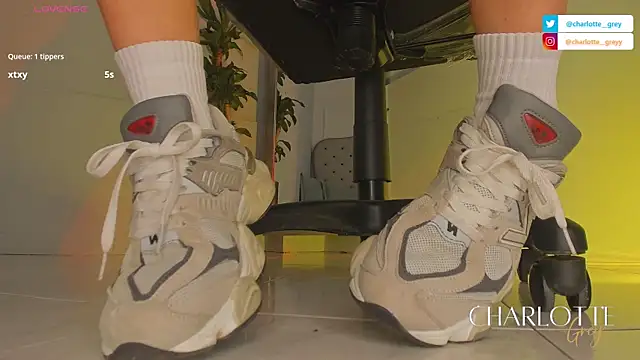 Snapshot of charlotte__grey chatting on November 2025 06:07:02 PM charlotte grey online show from November 2025 06:07:02 PM