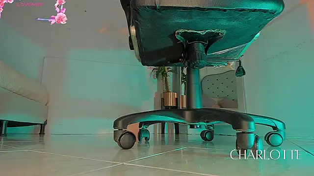 Snapshot of charlotte__grey chatting on November 2025 08:22:02 PM charlotte grey online show from November 2025 08:22:02 PM