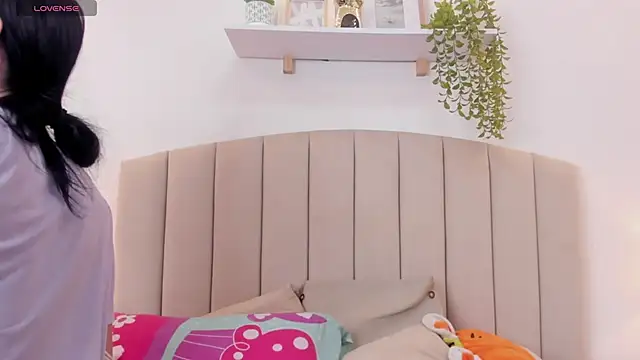 Mia thompson 19 online show from October 2025 07:58:02 PM