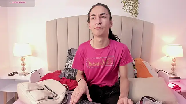 Mia thompson 19 online show from October 2025 08:38:01 PM