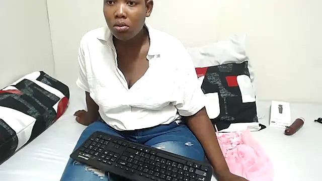Snapshot of DollyAssZA chatting on March 2025 06:07:01 PM DollyAssZA online show from March 2025 06:07:01 PM