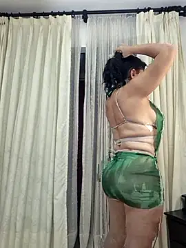 Snapshot of viollett_28 chatting on May 2026 11:28:02 PM viollett 28 online show from May 2026 11:28:02 PM