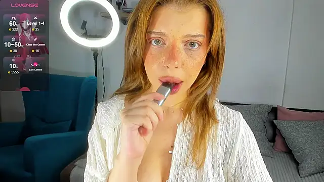 Hannah Carr online show from October 2025 07:00:01 PM