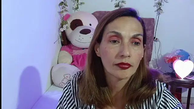 Snapshot of italagomez_ chatting on November 2025 11:59:02 PM italagomez online show from November 2025 11:59:02 PM