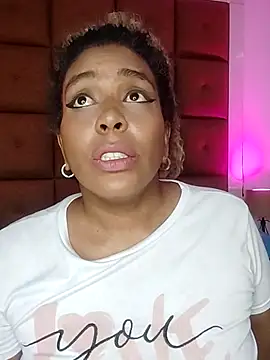 ELLA KELLY online show from October 2025 12:11:01 PM