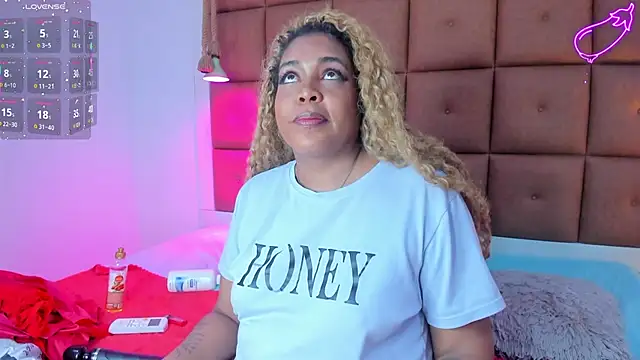 ELLA KELLY online show from February 2026 12:31:01 PM