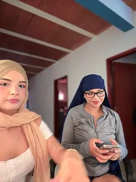 lalilamassu1 online show from November 2025 06:40:02 PM