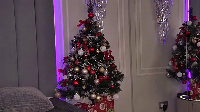 Snapshot of ChloeMarsch chatting on December 2025 05:01:01 AM ChloeMarsch online show from December 2025 05:01:01 AM