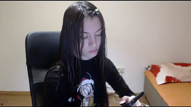 Snapshot of CuteJollie4U chatting on December 2024 04:31:01 PM CuteJollie4U online show from December 2024 04:31:01 PM