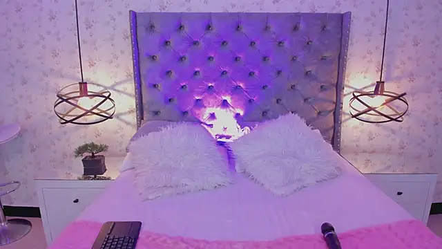 Snapshot of MiaWinx chatting on January 2025 10:15:02 PM MiaWinx online show from January 2025 10:15:02 PM