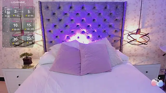 Snapshot of MiaWinx chatting on March 2025 09:08:02 PM MiaWinx online show from March 2025 09:08:02 PM