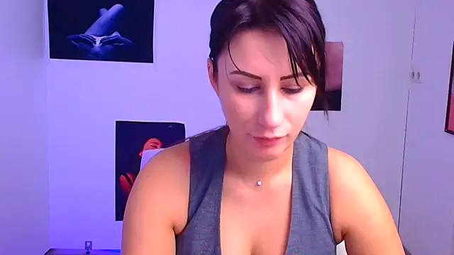 Loren Moa online show from January 2025 11:11:01 AM