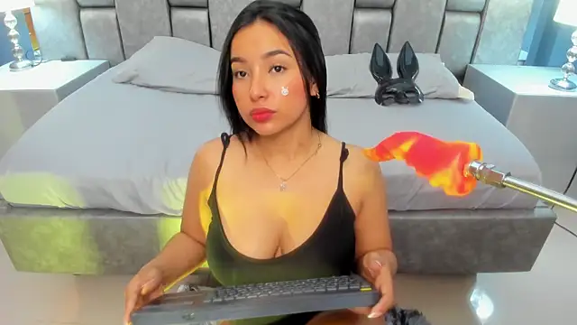 AniEvans  online show from February 2026 11:17:01 AM