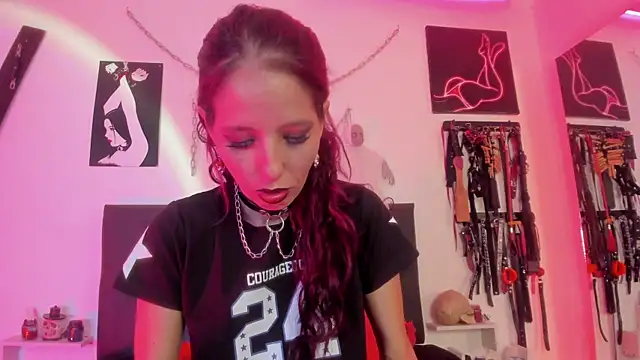 Little Naughtty online show from November 2025 01:22:02 PM