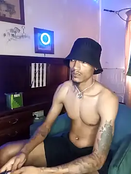 Snapshot of ZaddyBigDee chatting on May 2026 06:10:02 AM ZaddyBigDee online show from May 2026 06:10:02 AM