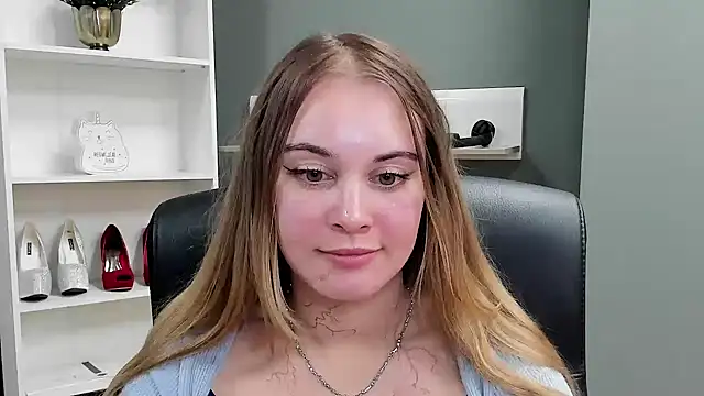 kitty valeria online show from October 2025 08:04:02 PM