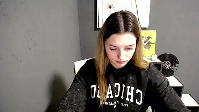 lady olivia  online show from November 2025 03:00:01 PM