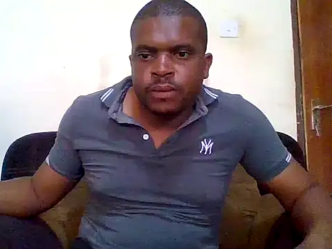 Snapshot of lui_cuuty chatting on October 2025 12:12:02 PM lui cuuty online show from October 2025 12:12:02 PM