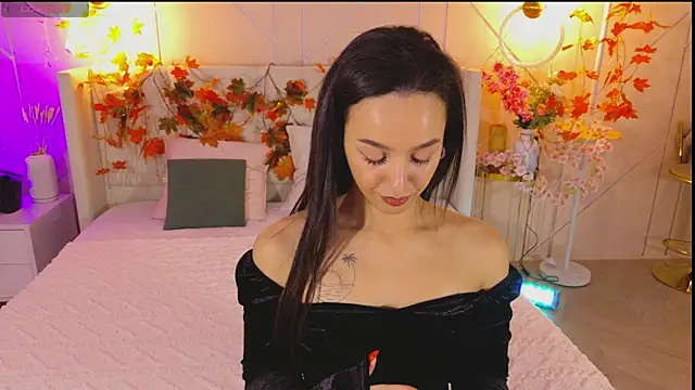 Lolly Neal online show from December 2025 04:44:02 AM