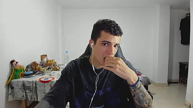 Snapshot of Balo_lovers chatting on January 2025 03:04:02 PM Balo lovers online show from January 2025 03:04:02 PM