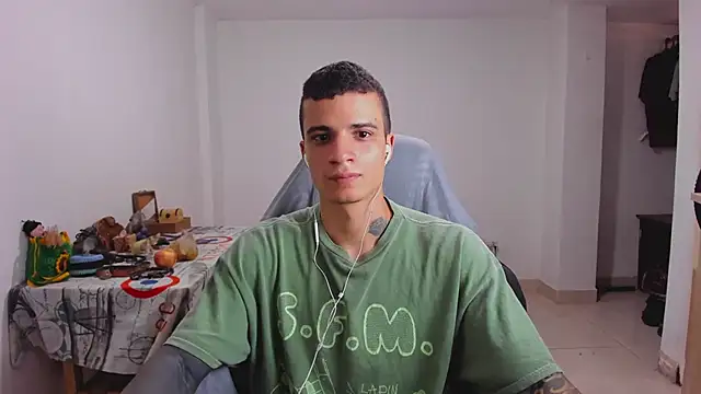 Snapshot of Balo_lovers chatting on January 2025 08:21:01 PM Balo lovers online show from January 2025 08:21:01 PM