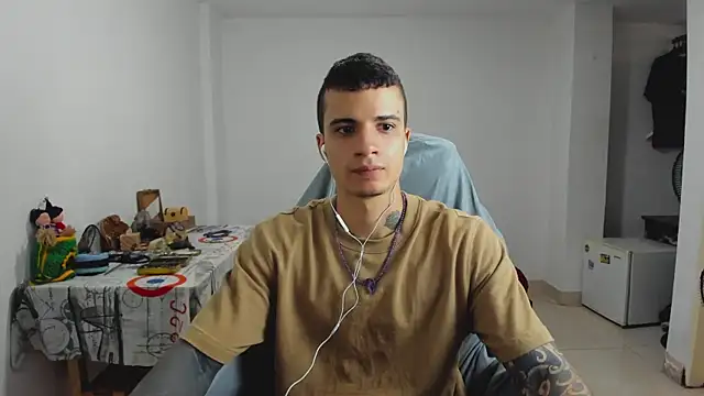 Snapshot of Balo_lovers chatting on January 2025 04:08:01 PM Balo lovers online show from January 2025 04:08:01 PM