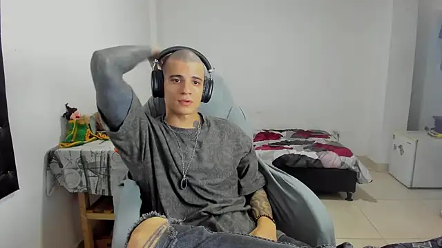 Snapshot of Balo_lovers chatting on March 2025 07:22:01 PM Balo lovers online show from March 2025 07:22:01 PM