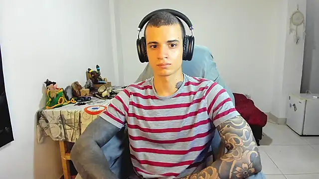 Snapshot of Balo_lovers chatting on March 2025 04:34:02 PM Balo lovers online show from March 2025 04:34:02 PM