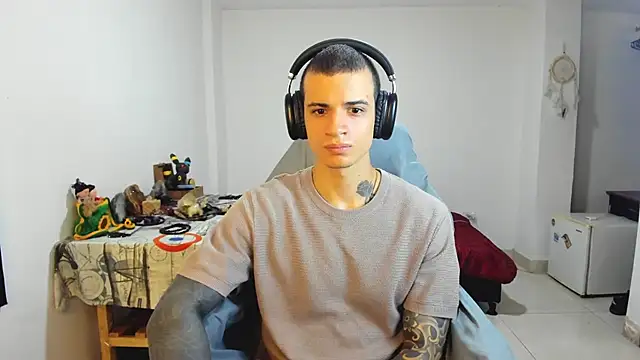 Snapshot of Balo_lovers chatting on March 2025 02:14:01 PM Balo lovers online show from March 2025 02:14:01 PM