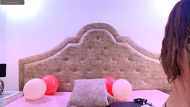 Snapshot of Victoria_Adams14 chatting on March 2025 02:41:01 PM Victoria Adams14 online show from March 2025 02:41:01 PM