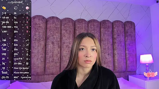 Snapshot of Victoria_Adams14 chatting on March 2025 02:46:02 PM Victoria Adams14 online show from March 2025 02:46:02 PM