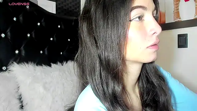 Snapshot of diana_queen_ chatting on March 2025 09:48:01 PM diana queen online show from March 2025 09:48:01 PM