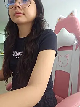 azumiichan online show from October 2025 04:04:02 PM