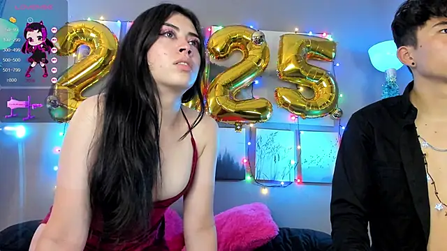 Snapshot of noah_and_rose chatting on January 2025 02:30:02 AM noah and rose online show from January 2025 02:30:02 AM