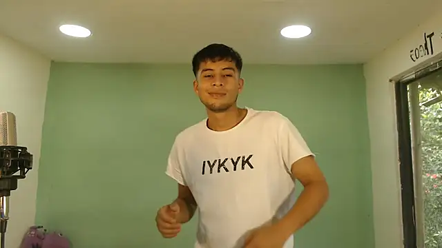 danielitopapuu online show from December 2025 04:57:02 PM