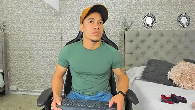 Bryson Collins  online show from January 2025 11:13:02 AM