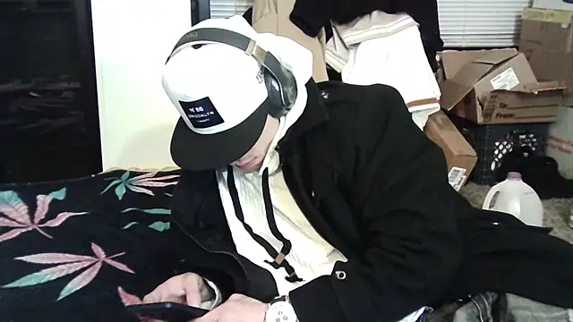 Snapshot of --D-a-D-D-y- chatting on February 2025 05:29:02 AM --D-a-D-D-y- online show from February 2025 05:29:02 AM