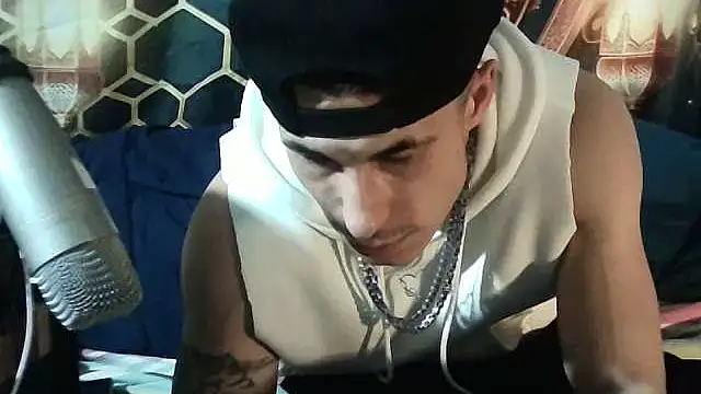 Snapshot of --D-a-D-D-y- chatting on October 2025 05:41:02 AM --D-a-D-D-y- online show from October 2025 05:41:02 AM